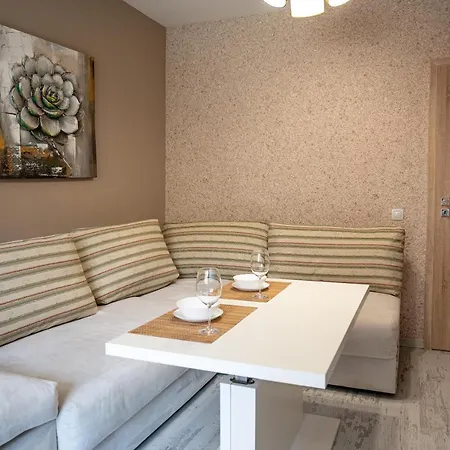 Daire Elegant Spotless In Center *