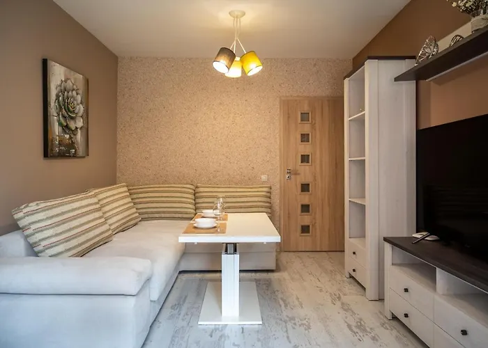 Elegant Spotless In Center Apartment *