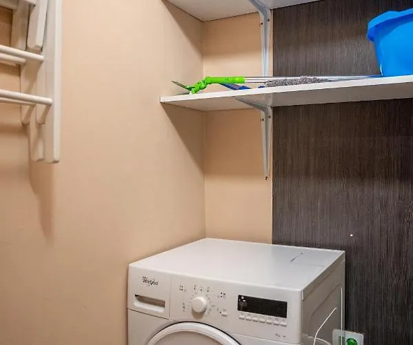 Elegant Spotless In Center *