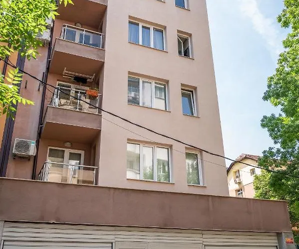 Apartment Elegant Spotless In Center