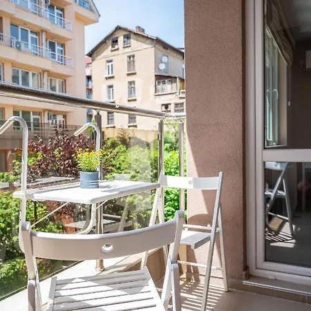 Elegant Spotless In Center * София