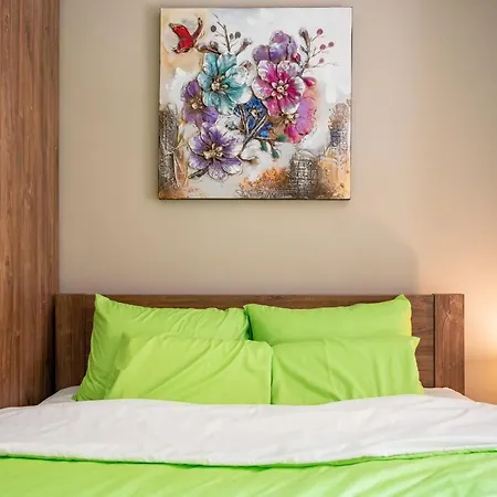 Elegant Spotless In Center Apartament *